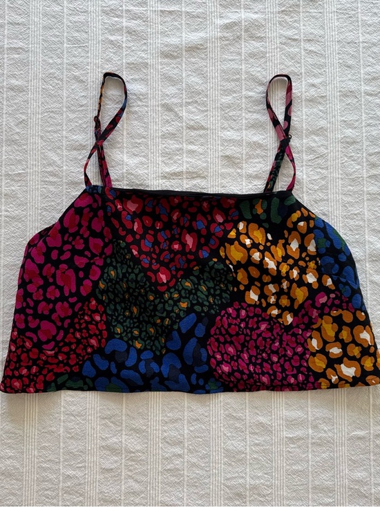 FARM Rio Spotted Floral Square Neck Multicolor Cropped Cami - Picture 3 of 7